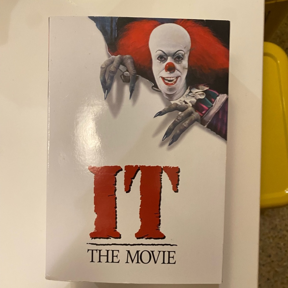 The horror movie it figure